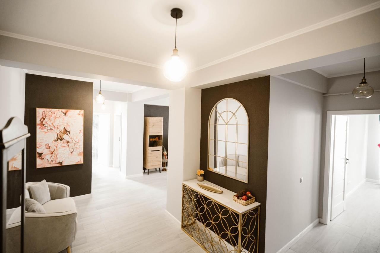 Sibiu Ezonia Central Apartment ภายนอก รูปภาพ