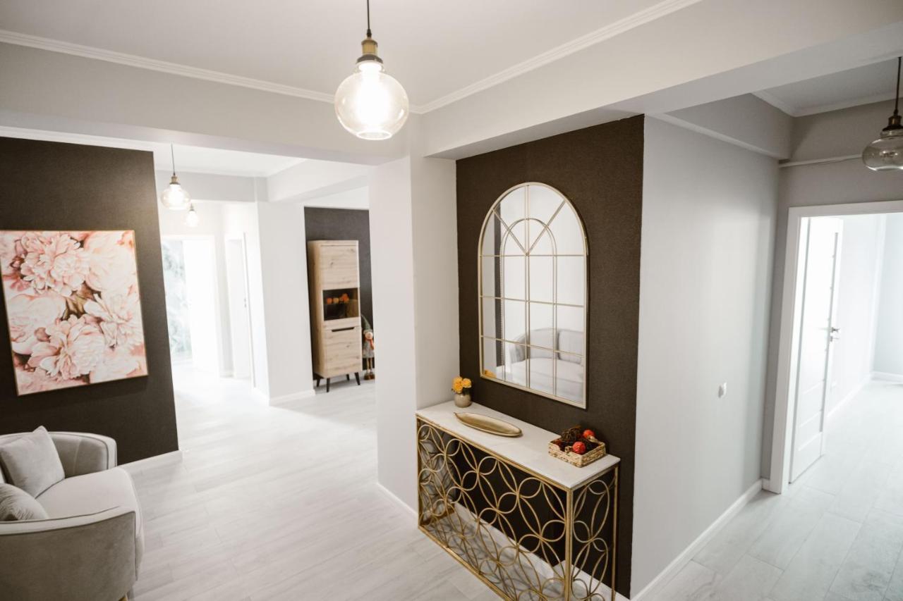 Sibiu Ezonia Central Apartment ภายนอก รูปภาพ
