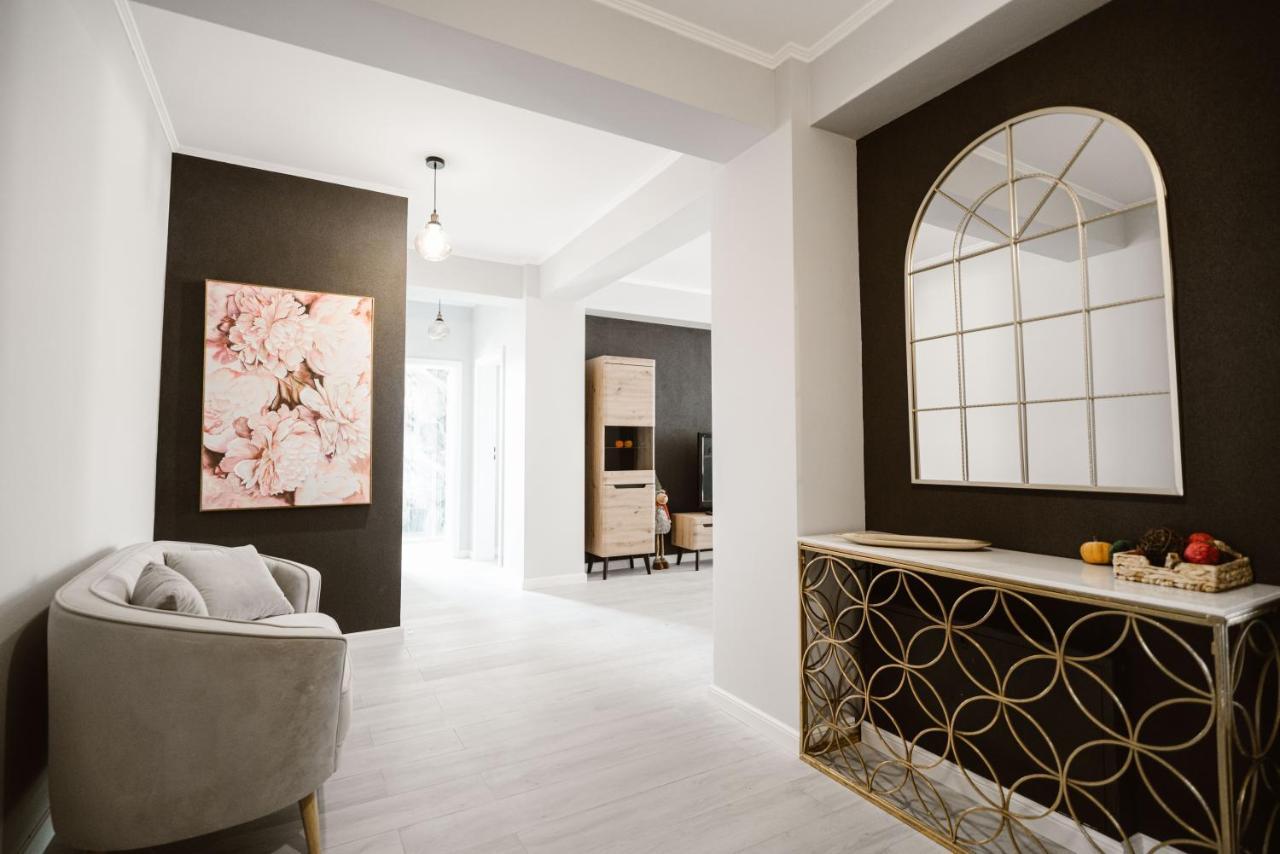 Sibiu Ezonia Central Apartment ภายนอก รูปภาพ