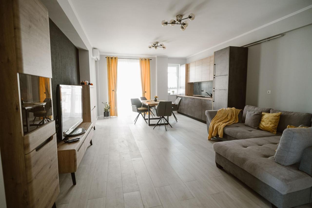 Sibiu Ezonia Central Apartment ภายนอก รูปภาพ